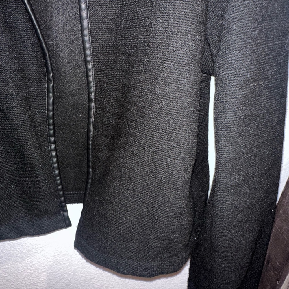 Banana Republic Faux Leather Trim Black Cropped Open Front Jacket - Picture 3 of 6